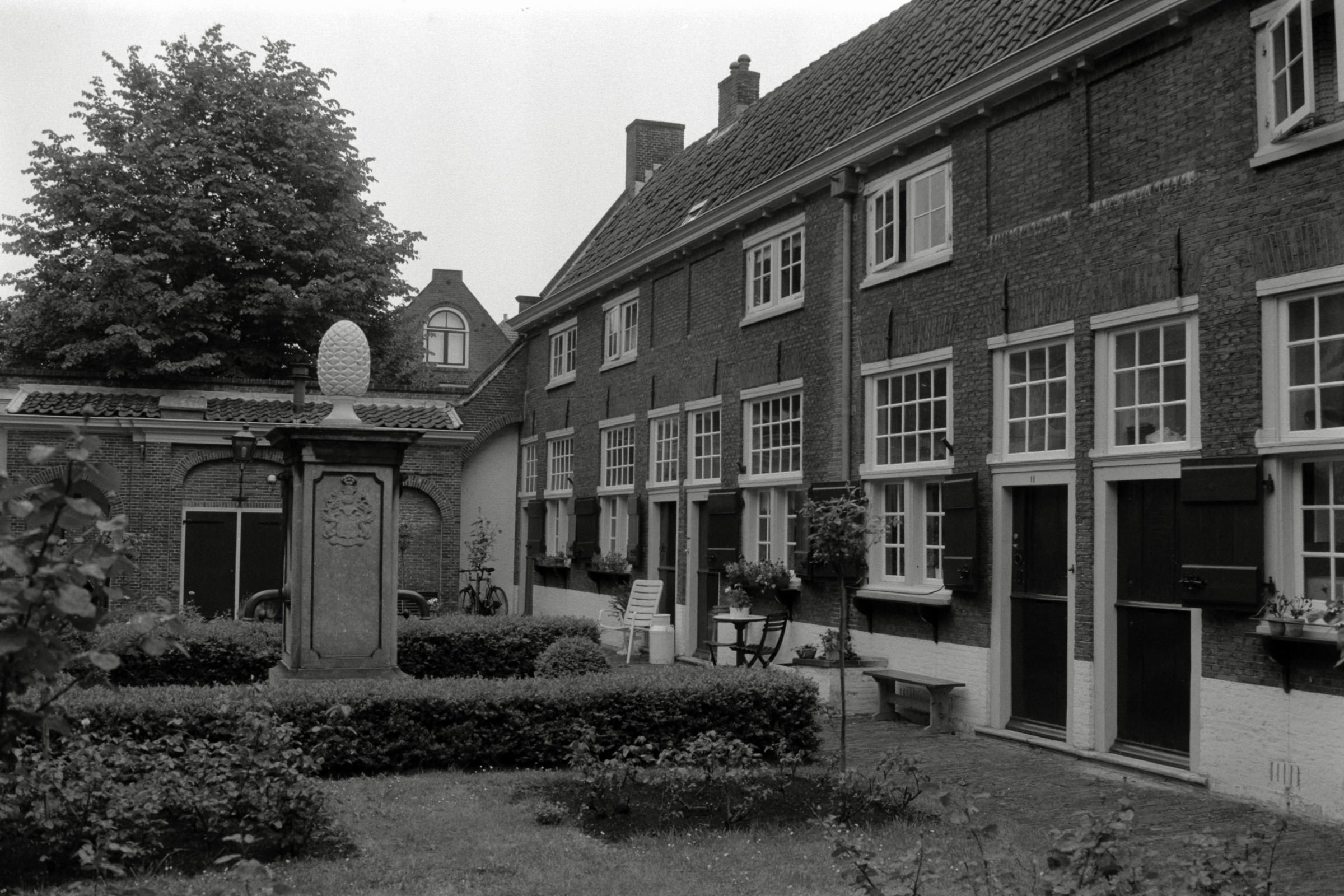 AHP F1992 06 004 sc250507 img29 NLP